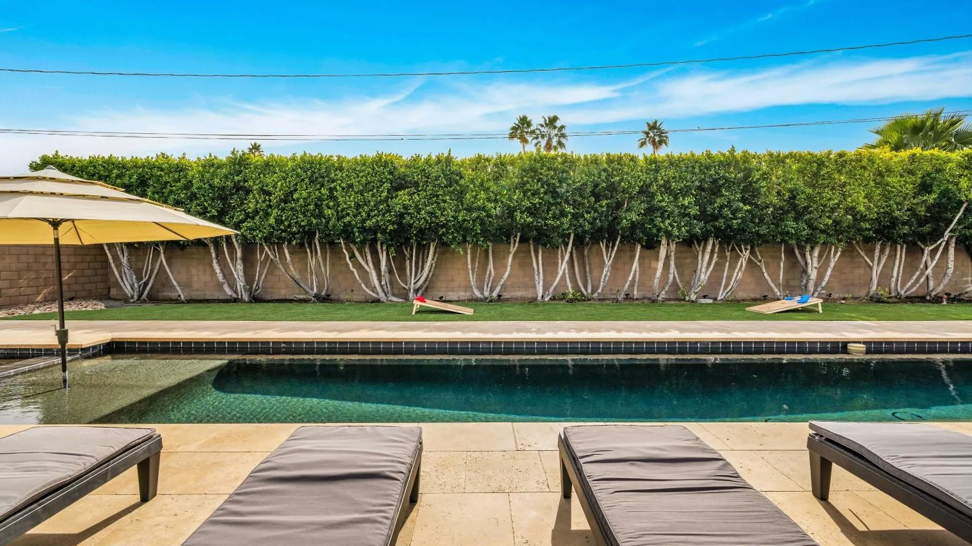Mid-Century Elegance & Fun In Tahquitz River Estates パーム・スプリングス
