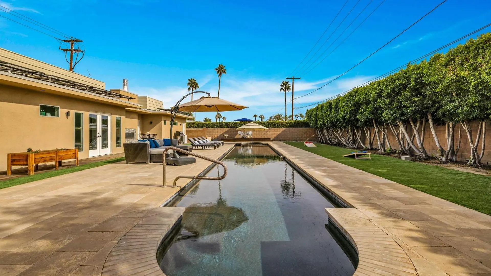 別荘 Mid-Century Elegance & Fun In Tahquitz River Estates パーム・スプリングス