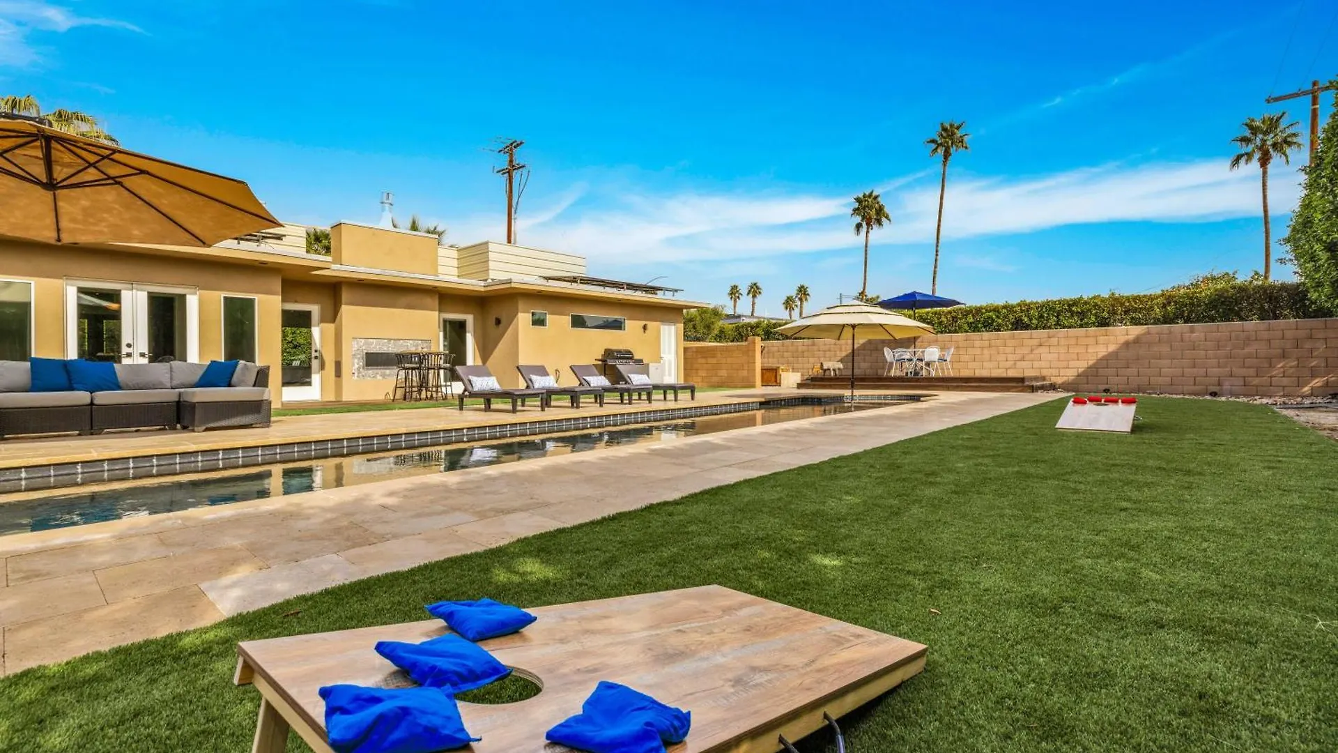 Mid-Century Elegance & Fun In Tahquitz River Estates パーム・スプリングス 別荘