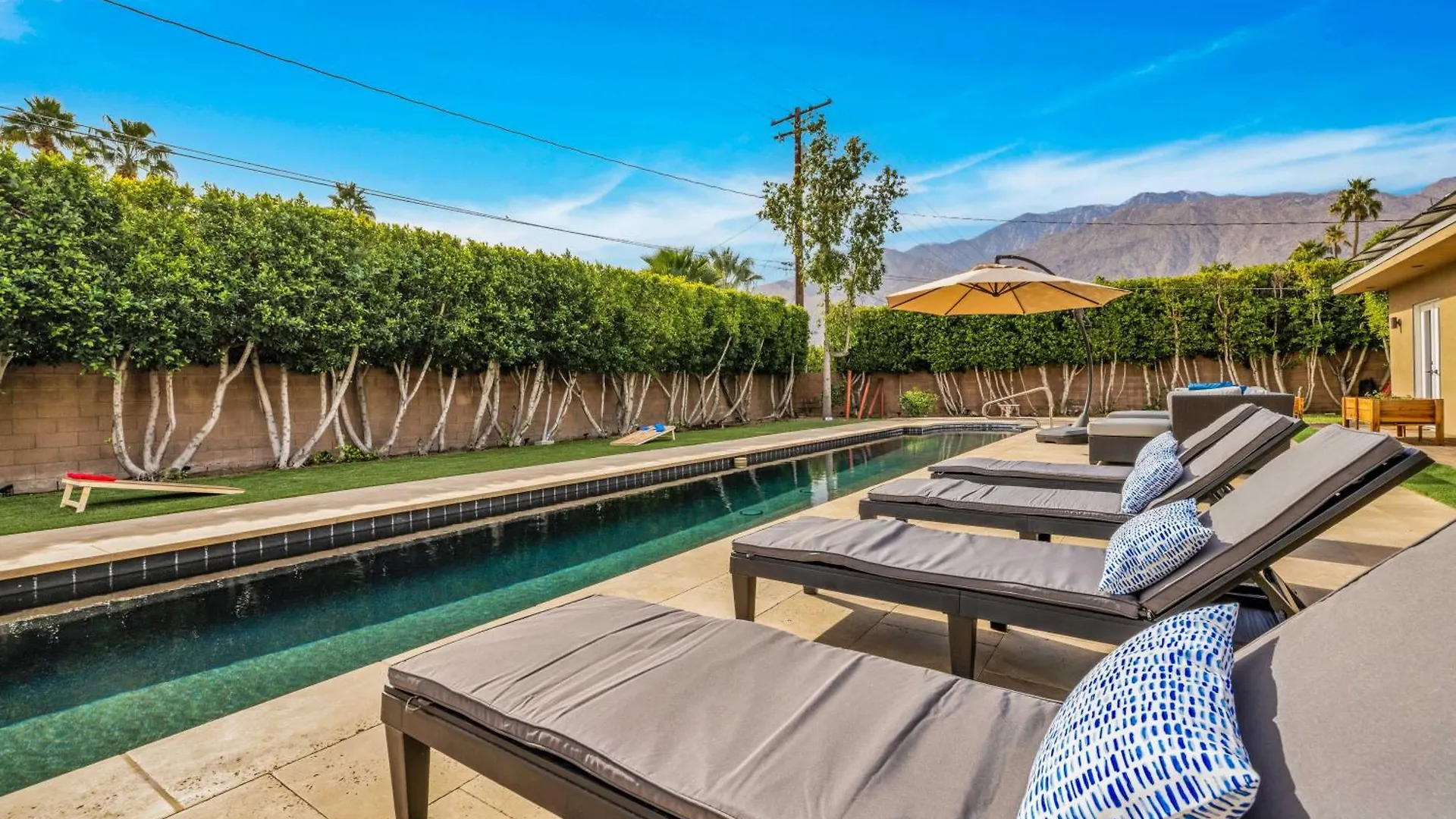 Mid-Century Elegance & Fun In Tahquitz River Estates パーム・スプリングス