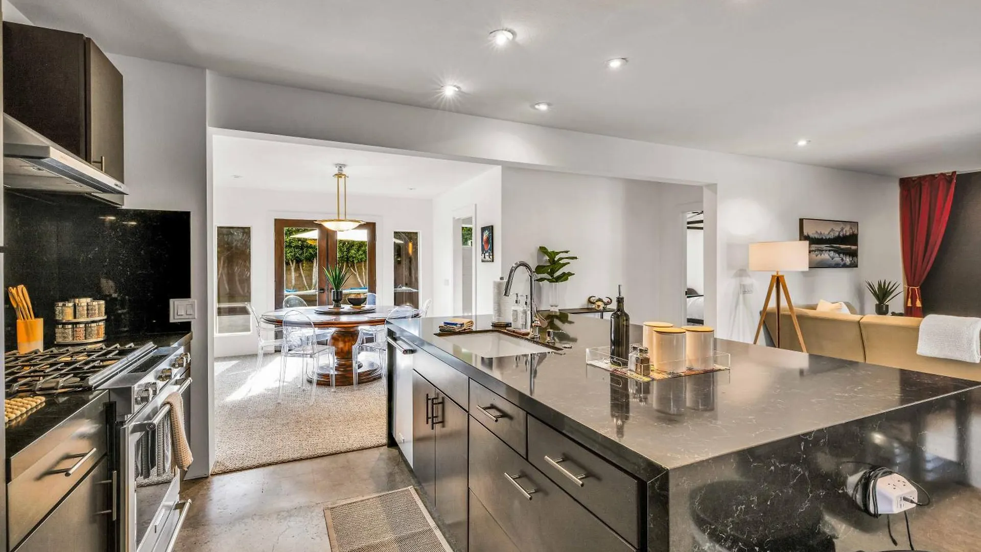 別荘 Mid-Century Elegance & Fun In Tahquitz River Estates パーム・スプリングス
